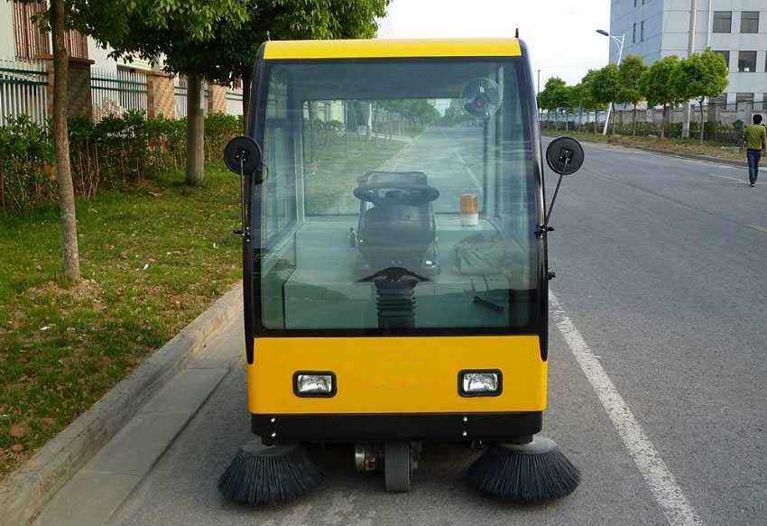 駕駛式掃地機(jī) 駕駛式掃地機(jī)