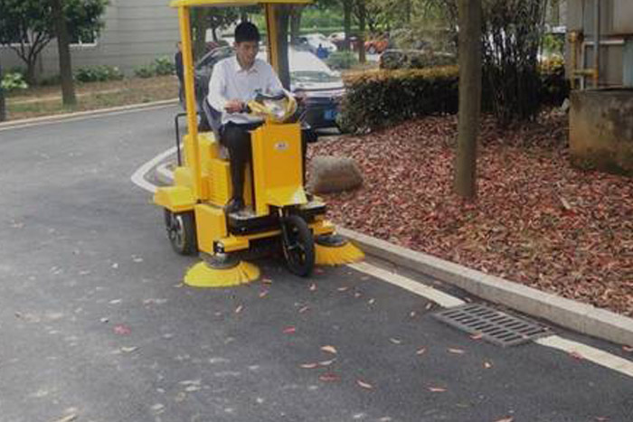 駕駛式掃地車 駕駛式掃地車