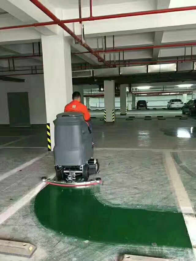 駕駛式洗地機 駕駛式洗地機